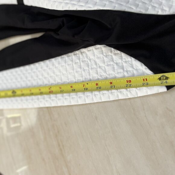 NEW NVO Women’s Golf Top UPF40+ Mikaela Jacket White Size S/P Full Zip Stretch - Picture 10 of 10